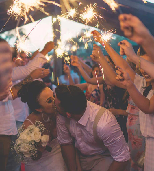 Best Activities for Wedding Guests to Pass the Time