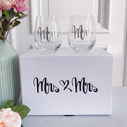 Mrs &amp; Mrs Premium Wedding Gift Set "Happy Hearts" with Contents - 7 pieces